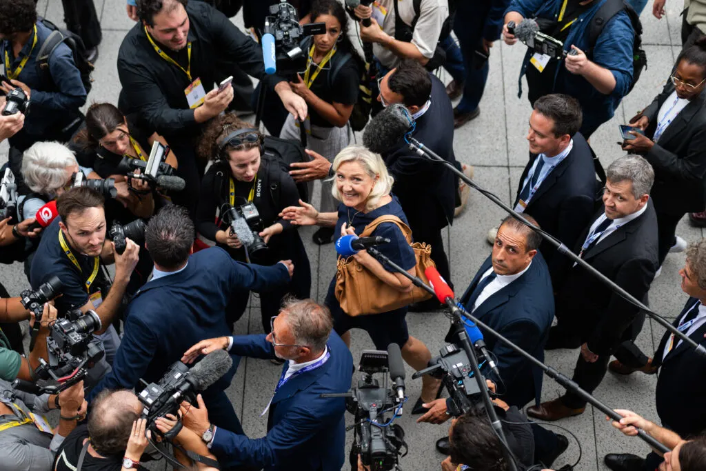 Portrait de Marine Le Pen pendant La REF du MEDEF à Roland Garros à Paris, le 27 août 2026.