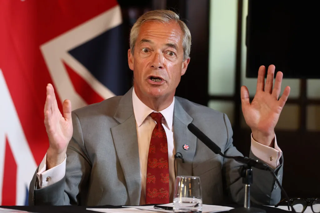 Nigel Farage lors d’une conférence de presse à Londres, le 10 août 2026.